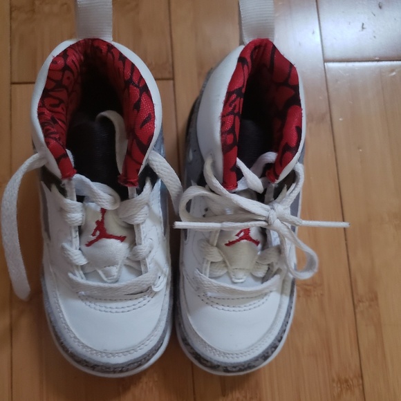 Nike Other - White Black & Red Jordans